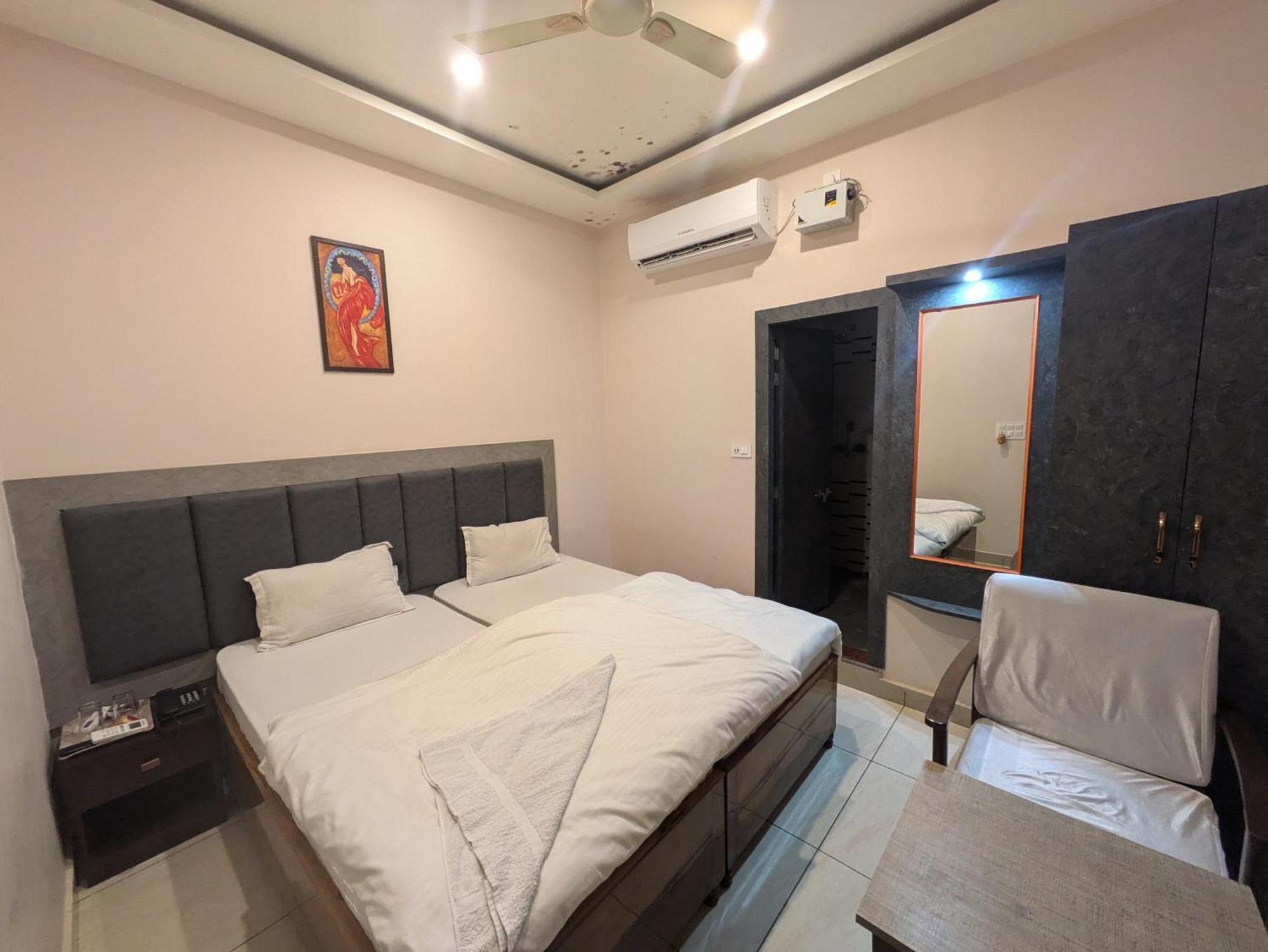 Kishori Vatika Hotell Ramnagar  Exteriör bild