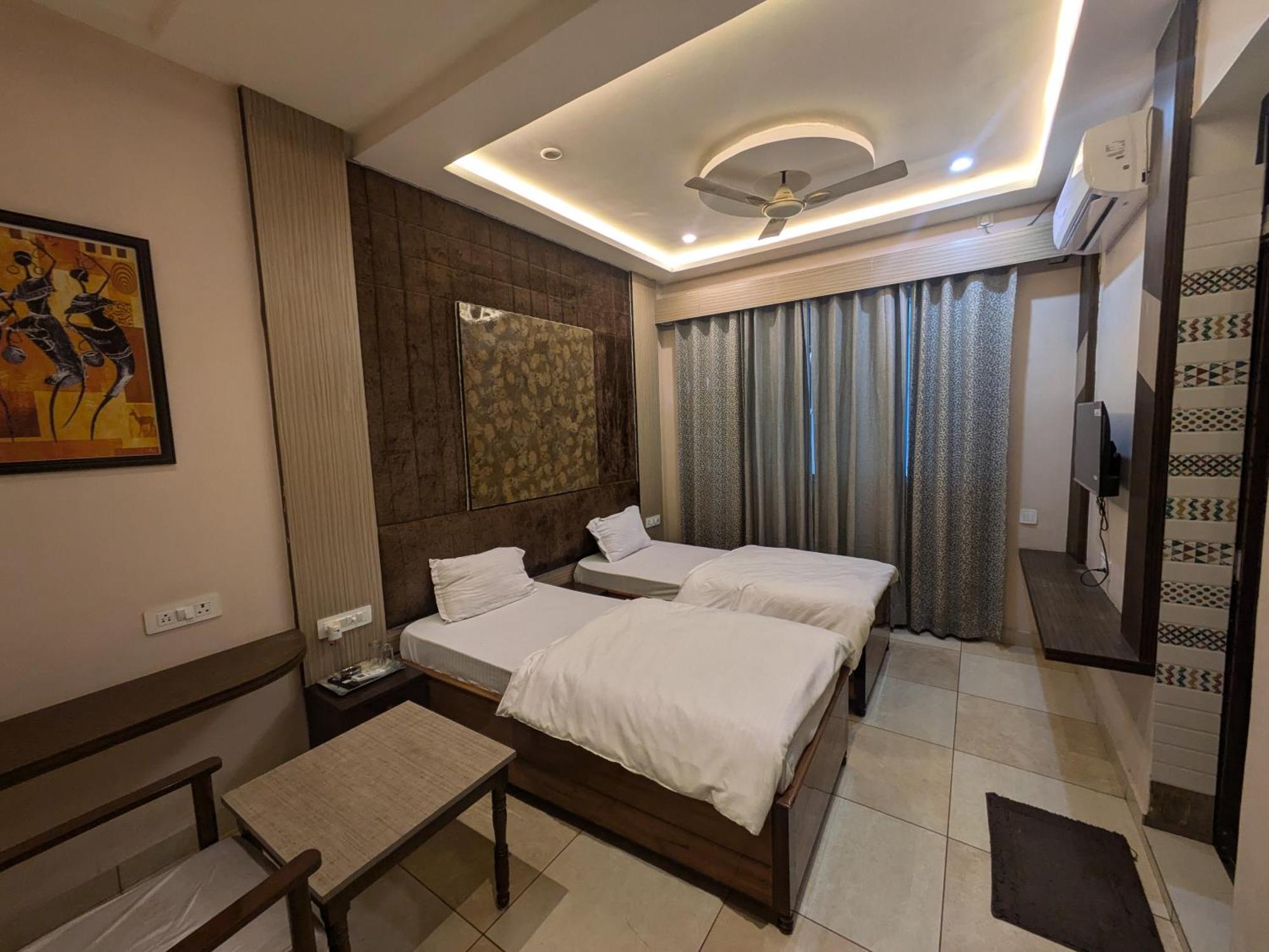 Kishori Vatika Hotell Ramnagar  Exteriör bild