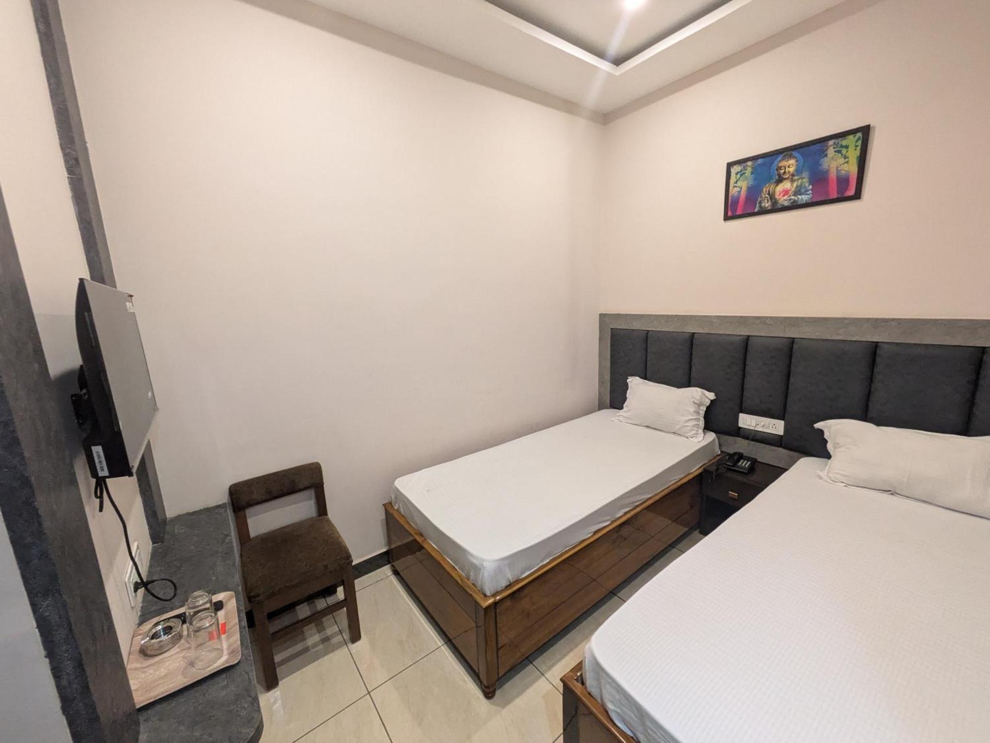 Kishori Vatika Hotell Ramnagar  Exteriör bild
